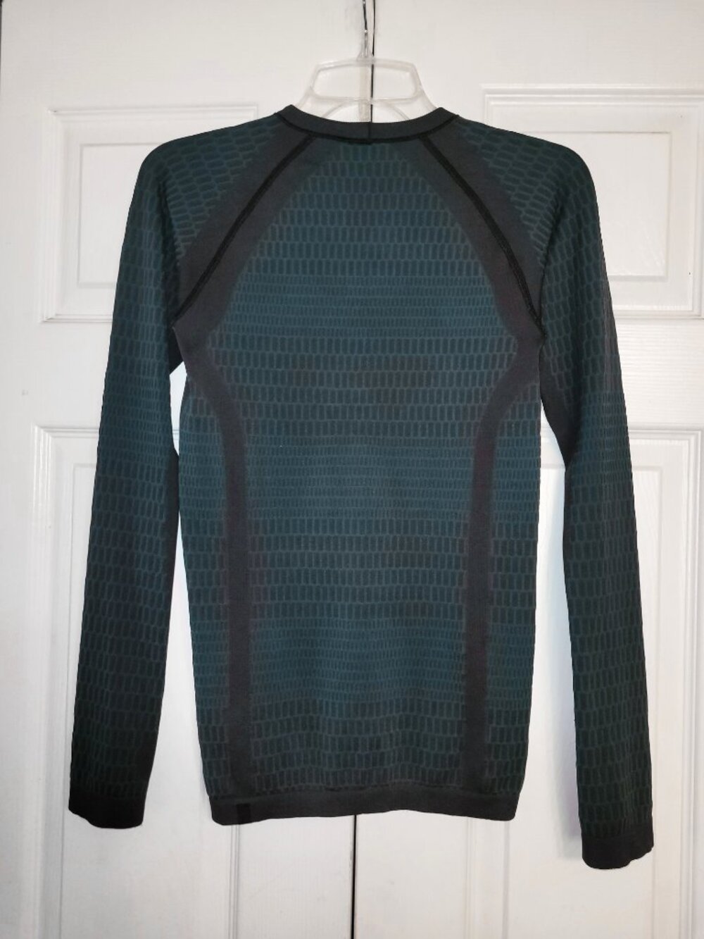 Lululemon About That Base Long Sleeve Black / Forage Teal 2-4 - Picture 6 of 8